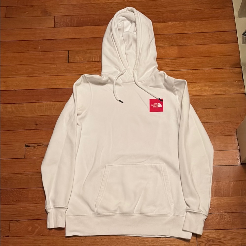 The North Face Women’s White Box Pullover hoodie